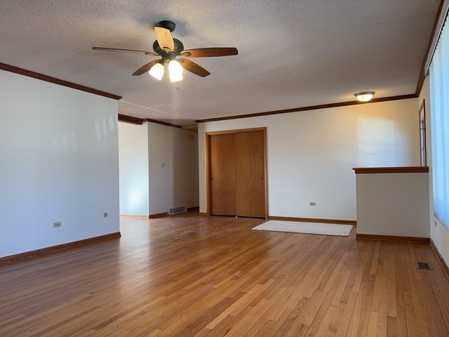 580 N State Street, Hampshire, IL 60140