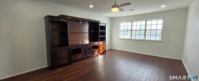 50 Greenhouse Road 65D, Bridgeport, CT 06606