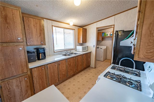 3210 E Potter Avenue, Kingman, AZ 86409