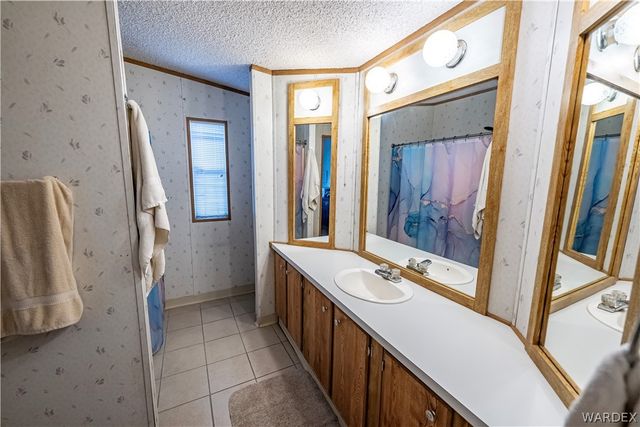 3210 E Potter Avenue, Kingman, AZ 86409