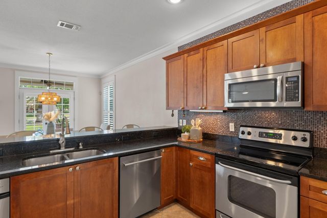 1739 Sound Creek Court, Navarre, FL 32566