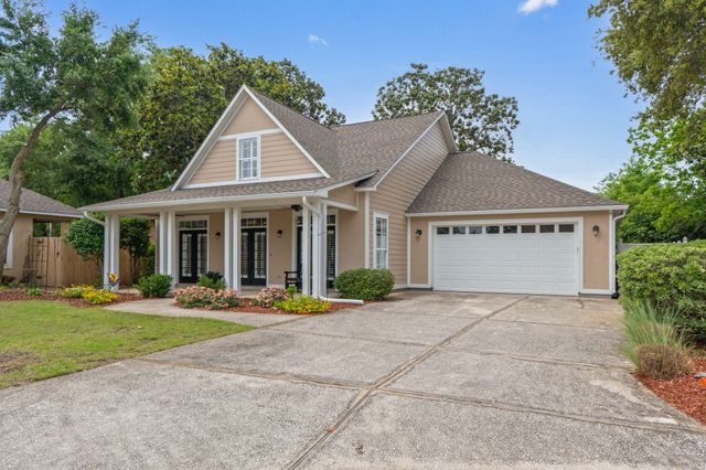 1739 Sound Creek Court, Navarre, FL 32566