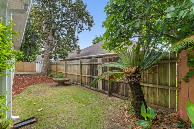 1739 Sound Creek Court, Navarre, FL 32566