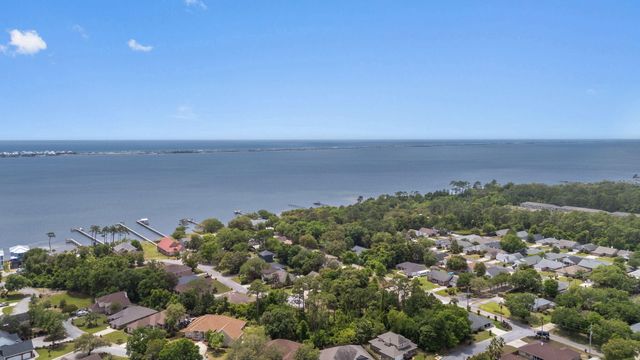 1739 Sound Creek Court, Navarre, FL 32566
