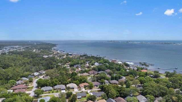 1739 Sound Creek Court, Navarre, FL 32566