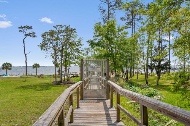 1739 Sound Creek Court, Navarre, FL 32566