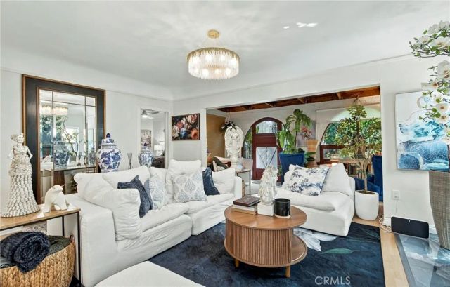 6621 Ben, North Hollywood, CA 91606