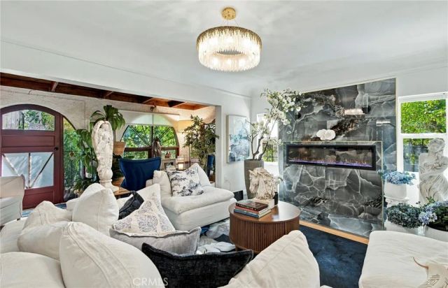 6621 Ben, North Hollywood, CA 91606