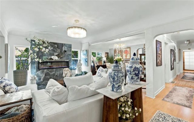 6621 Ben, North Hollywood, CA 91606