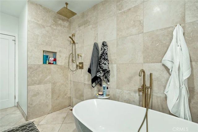 6621 Ben, North Hollywood, CA 91606
