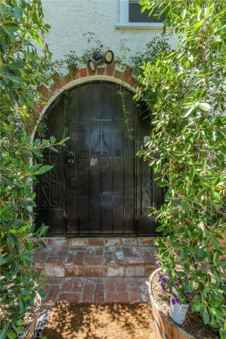 6621 Ben, North Hollywood, CA 91606