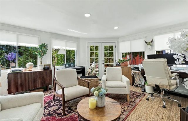 6621 Ben, North Hollywood, CA 91606