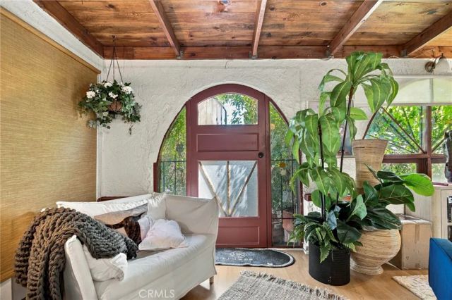 6621 Ben, North Hollywood, CA 91606