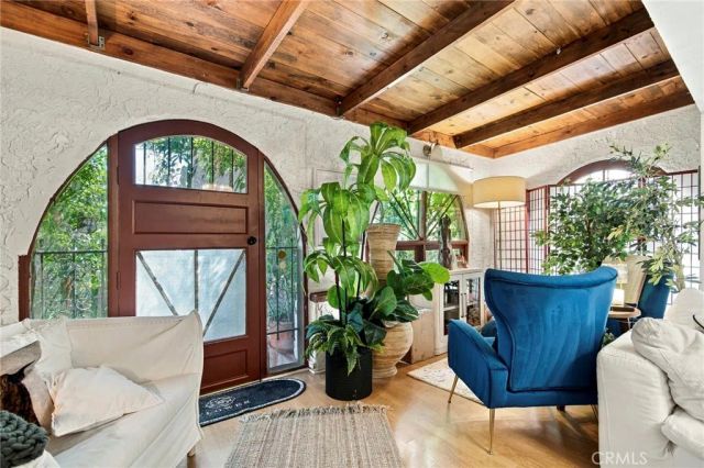 6621 Ben, North Hollywood, CA 91606