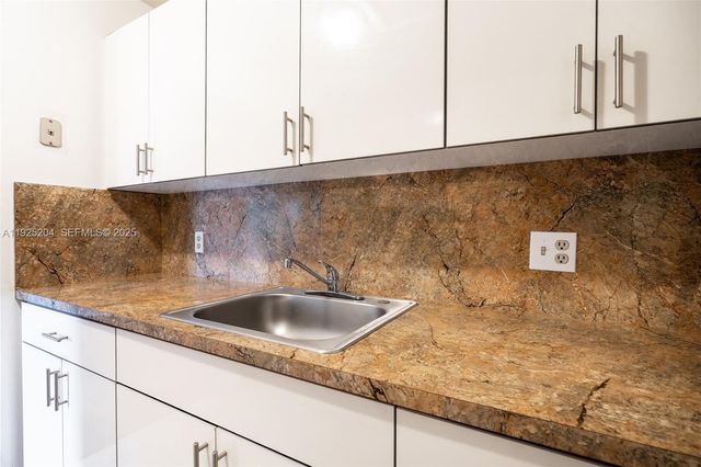 100 SW 132nd Way 306K, Pembroke Pines, FL 33027