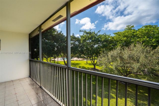 100 SW 132nd Way 306K, Pembroke Pines, FL 33027