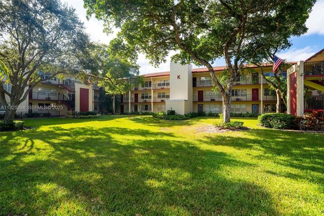 100 SW 132nd Way 306K, Pembroke Pines, FL 33027
