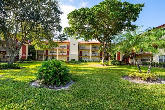 100 SW 132nd Way 306K, Pembroke Pines, FL 33027