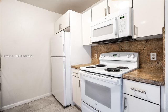 100 SW 132nd Way 306K, Pembroke Pines, FL 33027