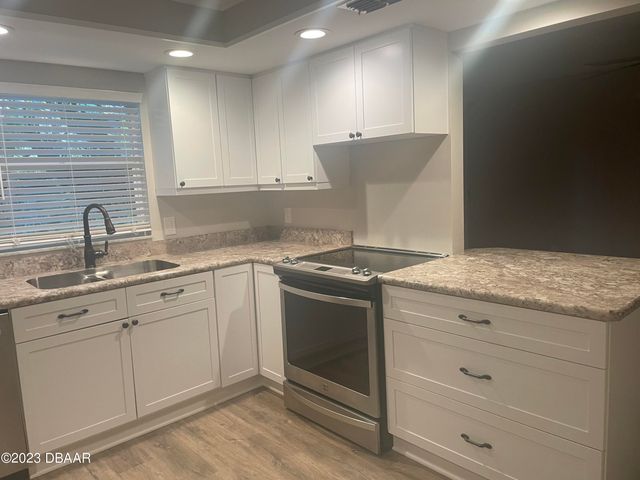 261 Manhattan Way, Port Orange, FL 32129