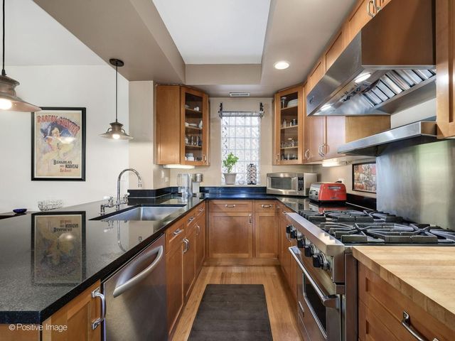 822 W Agatite Avenue 3E, Chicago, IL 60640