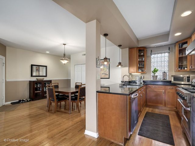 822 W Agatite Avenue 3E, Chicago, IL 60640
