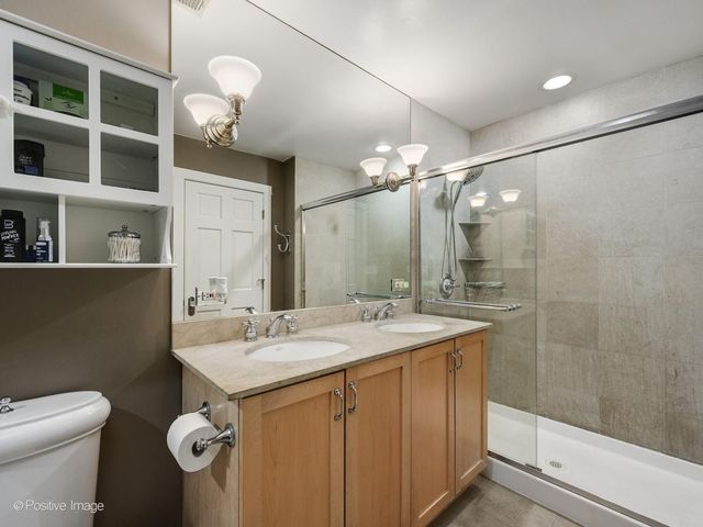 822 W Agatite Avenue 3E, Chicago, IL 60640