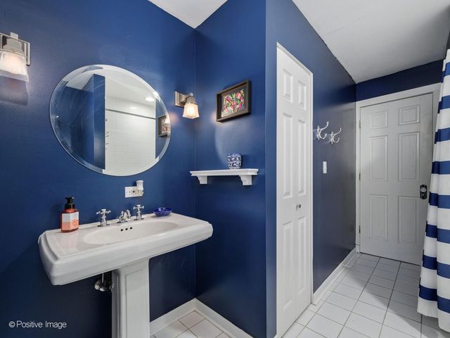 822 W Agatite Avenue 3E, Chicago, IL 60640