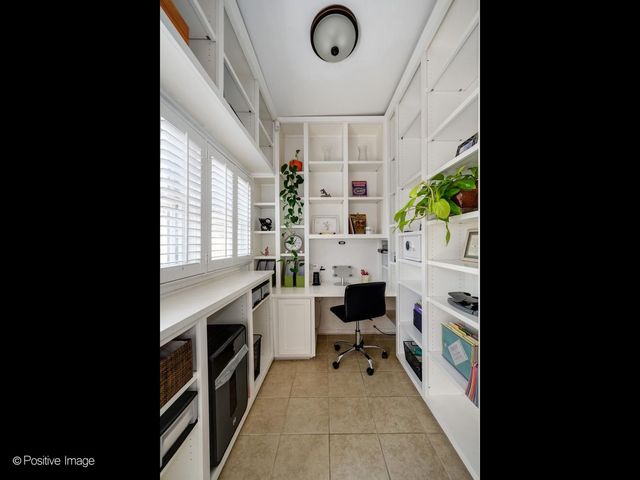 822 W Agatite Avenue 3E, Chicago, IL 60640
