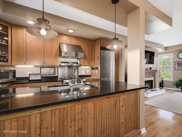 822 W Agatite Avenue 3E, Chicago, IL 60640