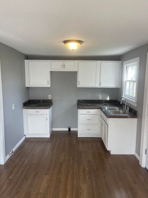 Image 5 of property listing at 717 W Cedar Street, Coleman, TX 76834