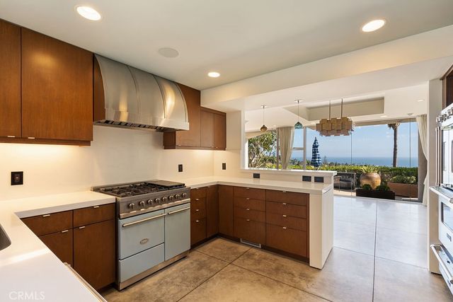 920 Skyline Drive, Laguna Beach, CA 92651
