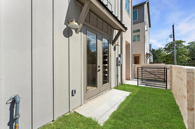 2928 Michaux Street, Houston, TX 77009