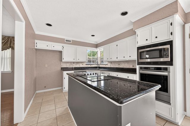 4003 W Valley Drive, Missouri City, TX 77459