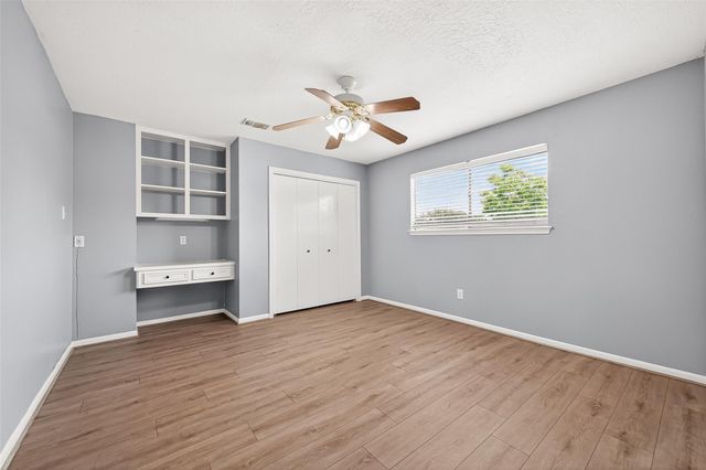 4003 W Valley Drive, Missouri City, TX 77459