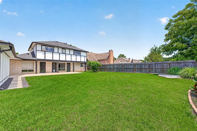 4003 W Valley Drive, Missouri City, TX 77459