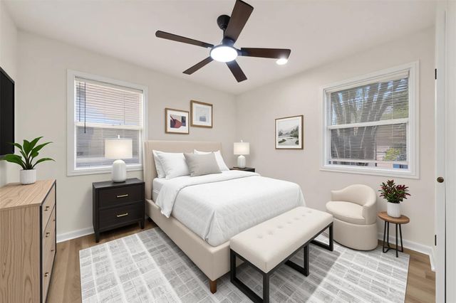 907 S 3rd Street, La Porte, TX 77571