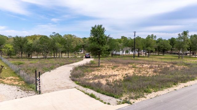 171 Comancheria TRL, Elgin, TX 78621