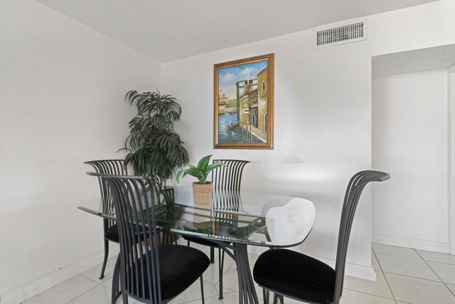 7 GREENWAY Village N 202, Royal Palm Beach, FL 33411