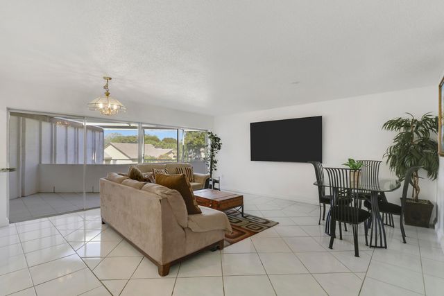 7 GREENWAY Village N 202, Royal Palm Beach, FL 33411