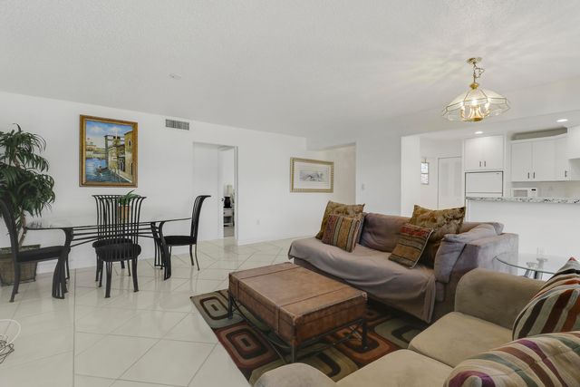 7 GREENWAY Village N 202, Royal Palm Beach, FL 33411