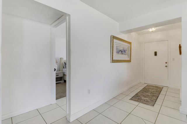 7 GREENWAY Village N 202, Royal Palm Beach, FL 33411