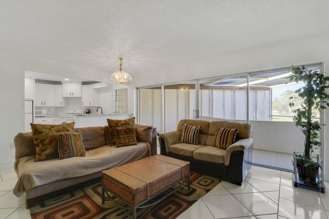 7 GREENWAY Village N 202, Royal Palm Beach, FL 33411