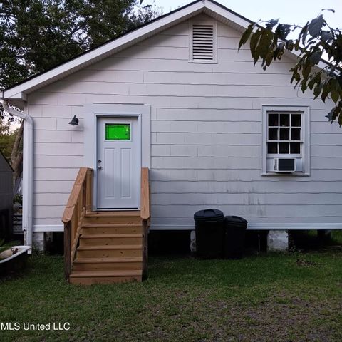 1010 Lincoln Drive, Bay Saint Louis, MS 39520