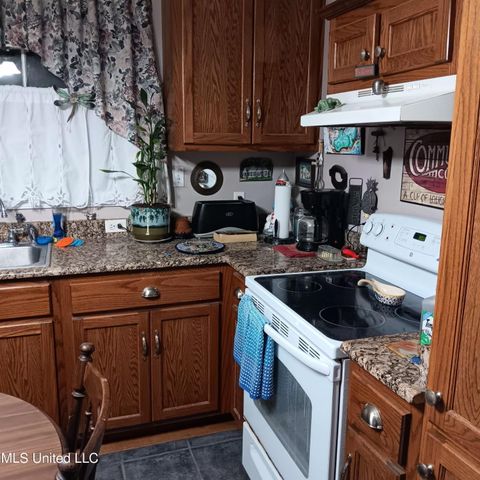 1010 Lincoln Drive, Bay Saint Louis, MS 39520