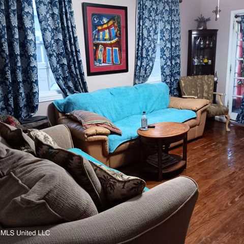 1010 Lincoln Drive, Bay Saint Louis, MS 39520