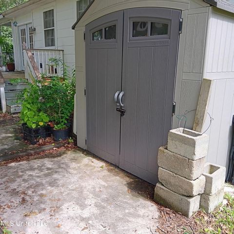 1010 Lincoln Drive, Bay Saint Louis, MS 39520