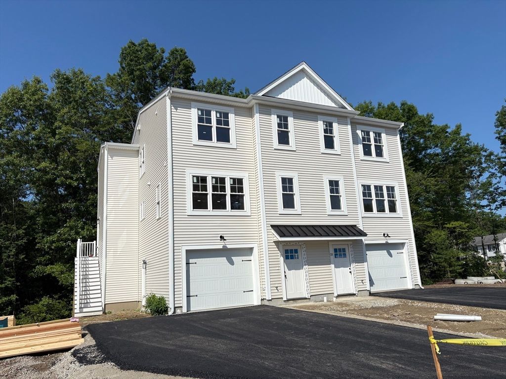 31 Danielle's Way, Worcester, MA 01606