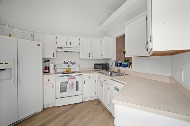 1124 Settlers Way, Lewisville, TX 75067