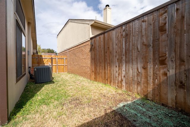 1124 Settlers Way, Lewisville, TX 75067